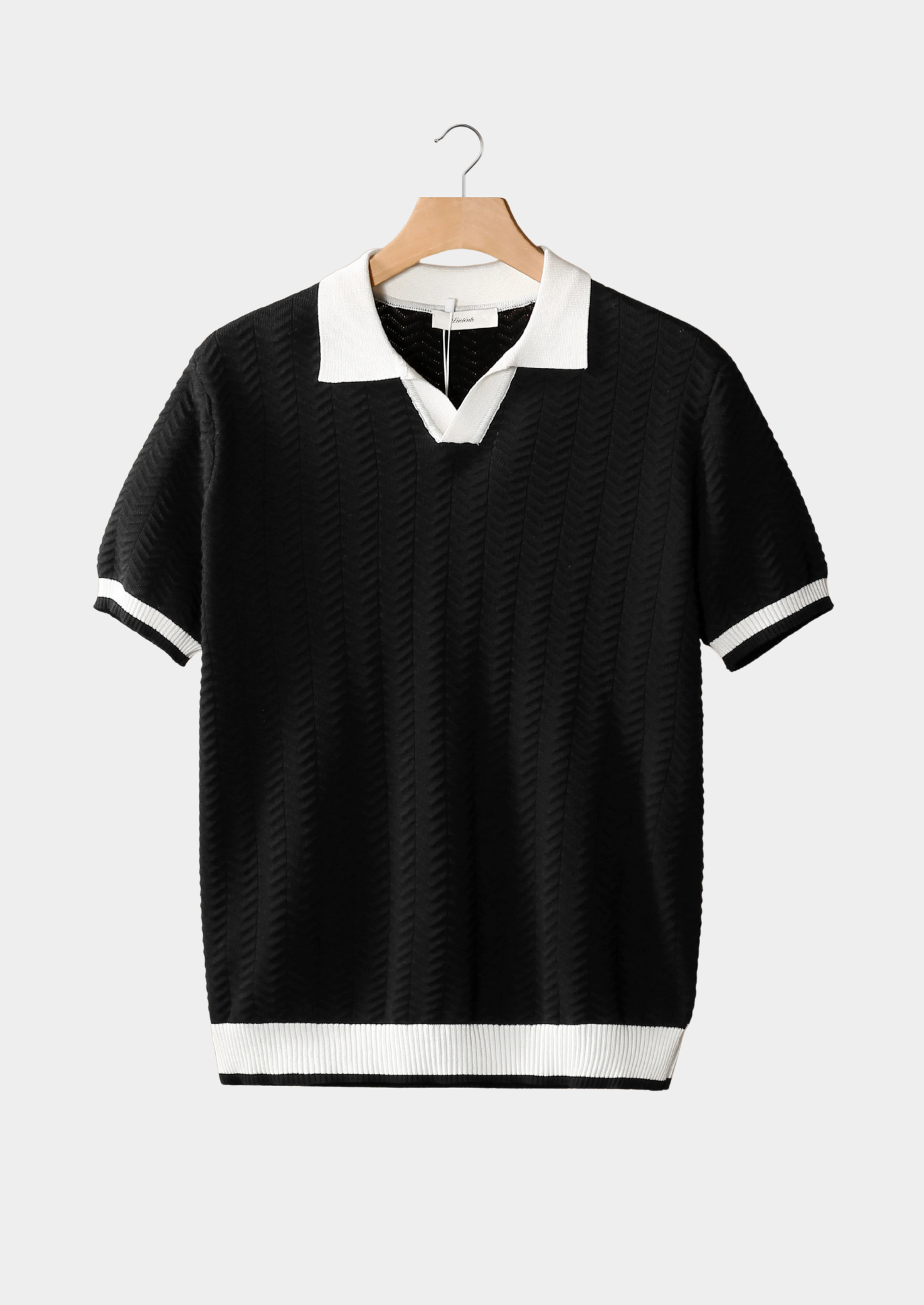TEXTURED POLO WITH CONTRAST DETAILS