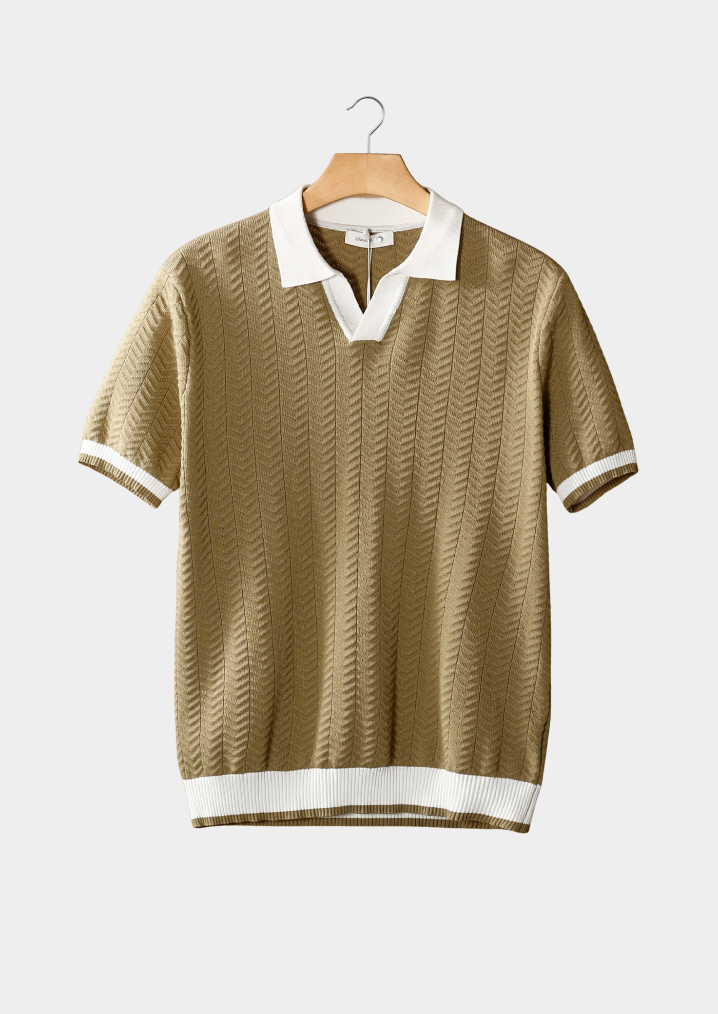 TEXTURED POLO WITH CONTRAST DETAILS